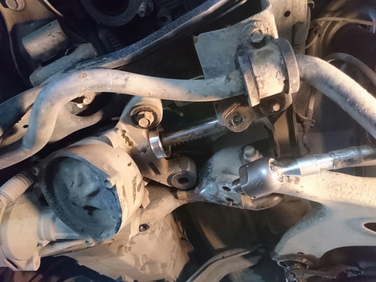 Как выполняется ремонт рулевой рейки Subaru: признаки и причины неисправности
